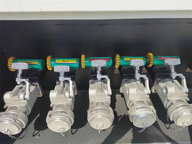 HOWO HW76 fuel bowser truck for sale HOWO HW76 fuel bowser truck for sale