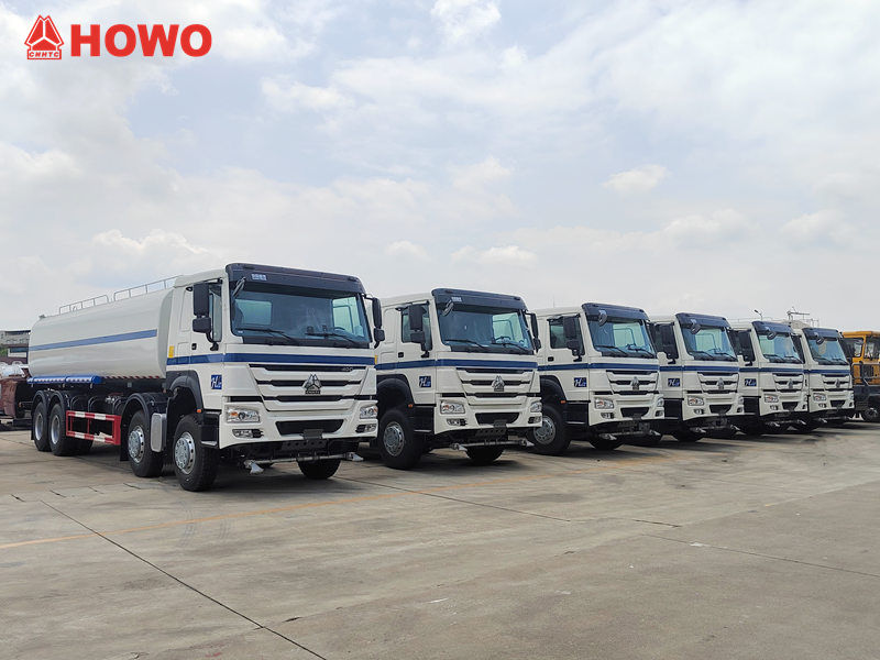Sinotruk HOWO ၂၅ cbm ရေတင်ကား ၂၀ ယူနစ်