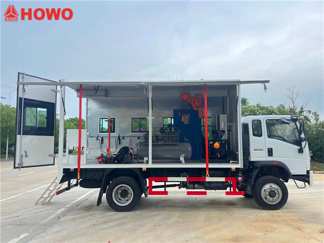 HOWO 4x4 mobile maintenance vehicle