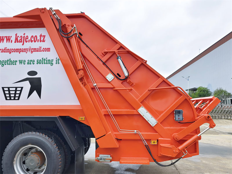 Howo garbage compactor truck