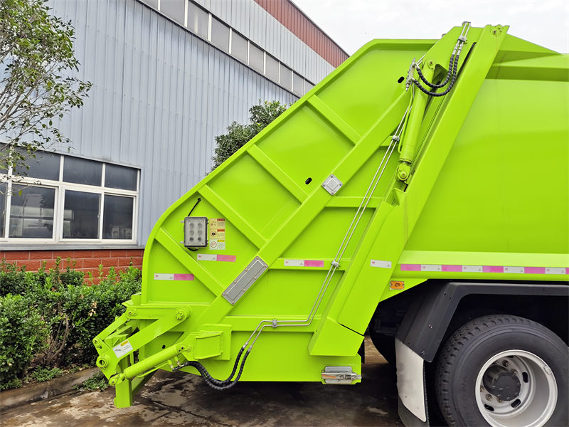 Howo garbage compactor truck