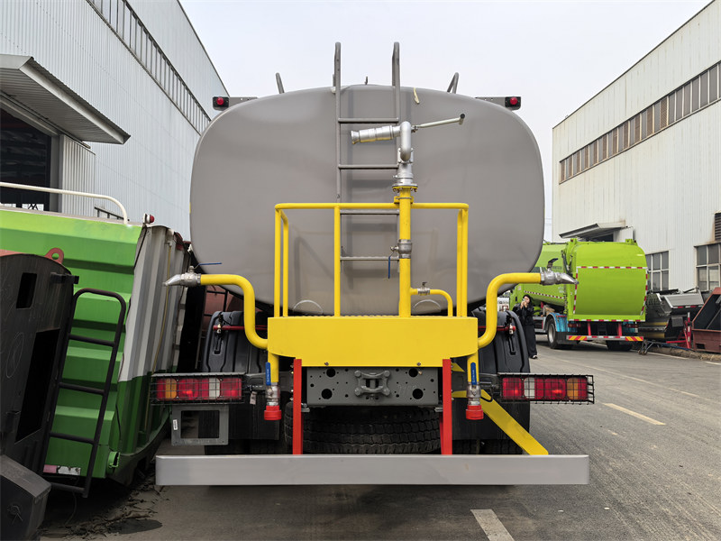 Water hauler rear platform