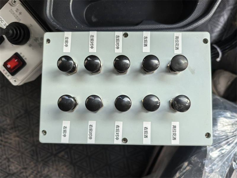 HOWO TX 6×4 water bowser