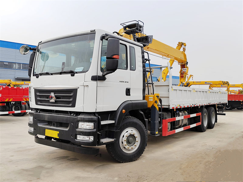 Howo TX 20tons crane truck