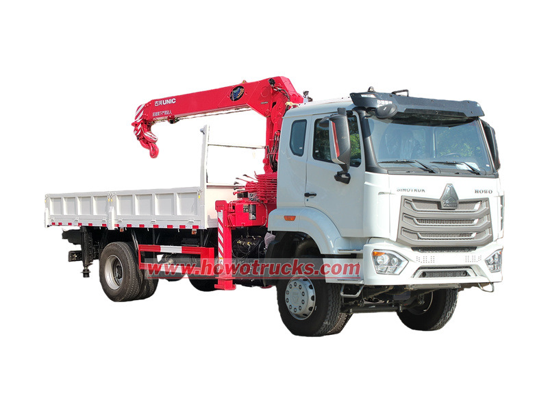 HOWO truck mounted UNIC crane