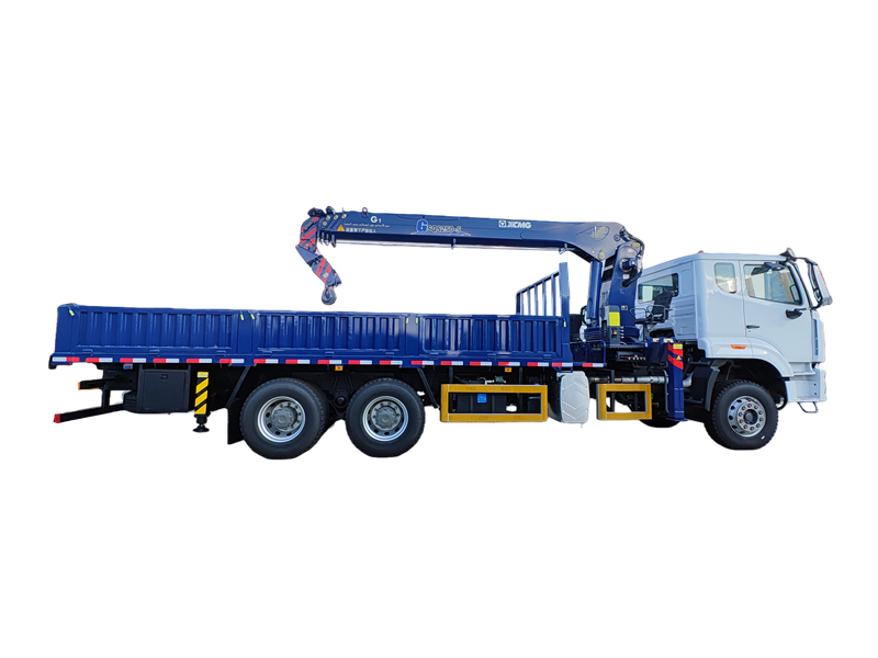 HOWO 6&times;4 telescopic boom crane truck drawing
